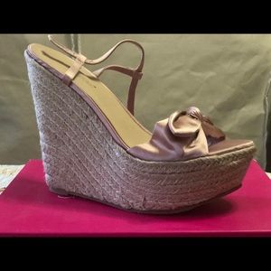Shoedazzle Lana wedge size 10. New in box.